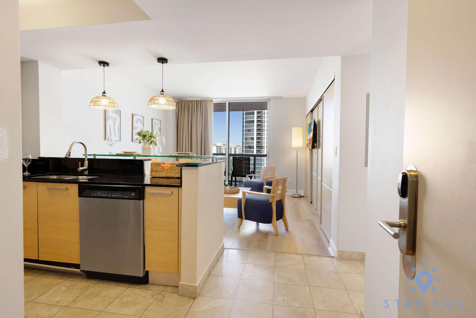 Beachfront Resort - Pool - Ocean View Balcony- Gym Miami Beach Exterior photo